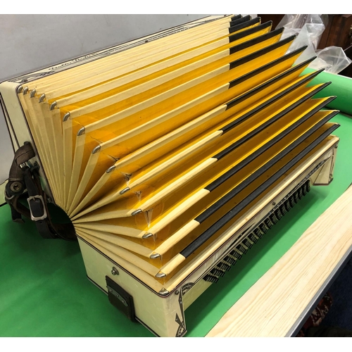 8078 - A Della Porta IV piano accordion, in fitted hard case.