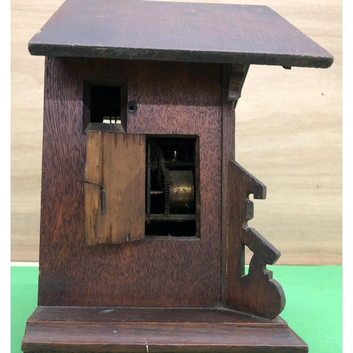 8189 - A cuckoo clock in need of restoration, 30cm high,