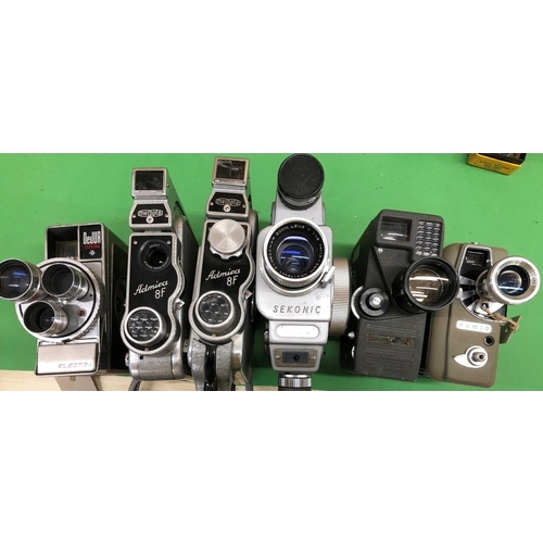 8125 - A quantity of vintage cine cameras, DeJur Electra, Meopta 8F,Seconic Simplomat, Eumig no.201230, Qua... 