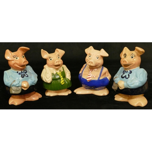 11 - 5 Wade pig money boxes, 2 x Mum, 1 x boy, 1 x girl and 1 x baby (5)