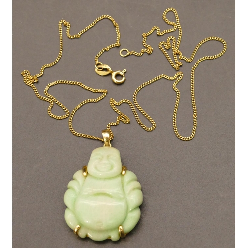 515 - An 18ct gold and jade pendant in the form of a seated Buddha with chain, pendant 16.2 grams gross, c... 