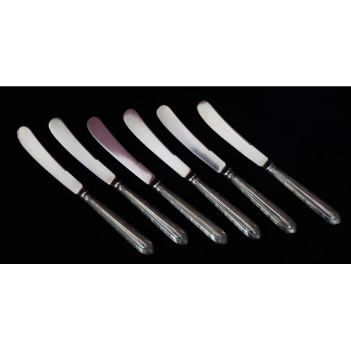 187 - A set of 6 Sheffield silver handled butter knives with raised ball handles in fitted black leather c... 