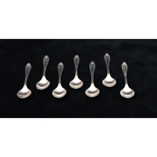 224 - A set of 7 Sheffield silver coffee spoons, 2.2oz