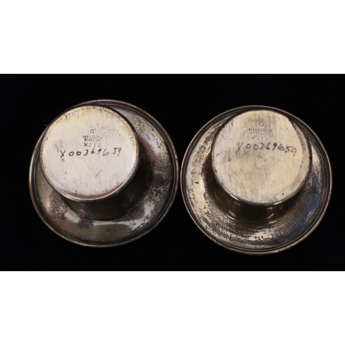 256 - A pair of Reed & Barton Sterling silver small pots in  the form of top hats, 6cm high, 4.9oz