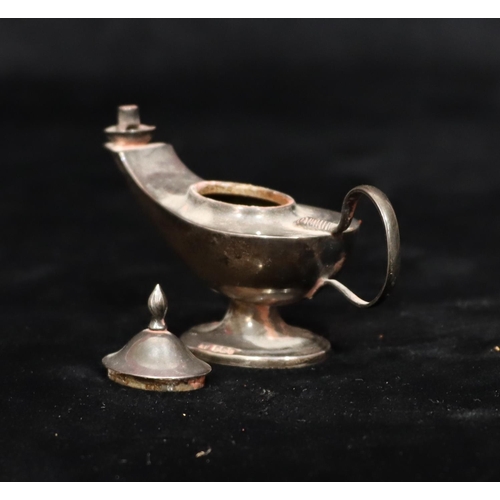 260 - A George V miniature silver oil lamp, Birmingham 1912, 9.5cm wide, 0.9oz