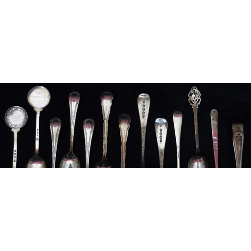 272 - 2 Birmingham silver Sudbury Golf Club teaspoons, circa 1921/2, 10 various silver odd teaspoons and a... 