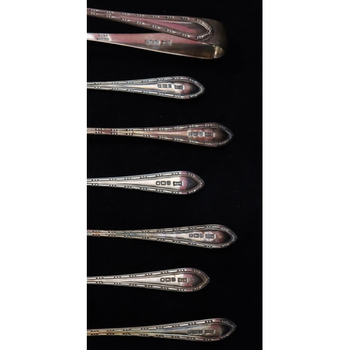 293 - A set of 6 Walker & Hall Sheffield silver teaspoons and matching sugar tongs in fitted black leather... 