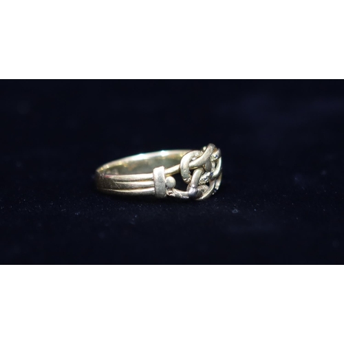 333 - An 18ct gold twist knot shaped ring, Size P/Q, 3.7 grams