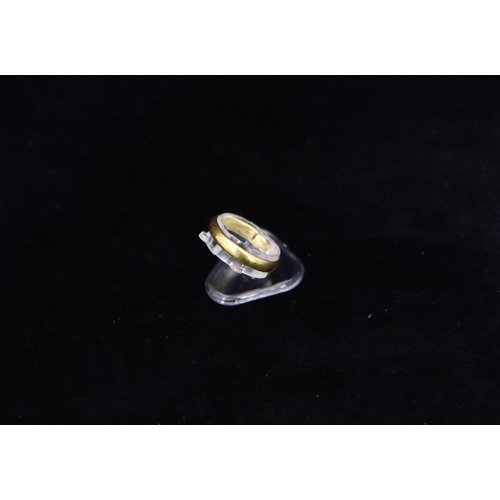 337 - A 22ct gold wedding ring, stamped 