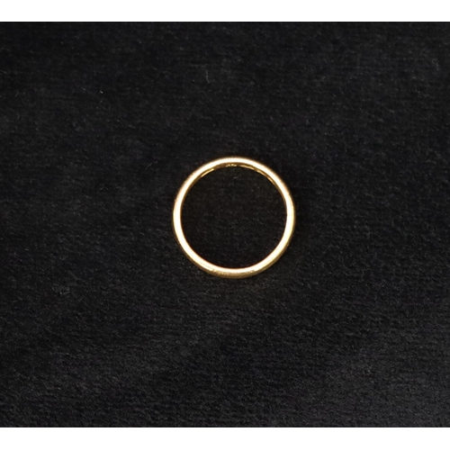 343 - A 22ct gold wedding ring, Size O/P, 6.1 grams