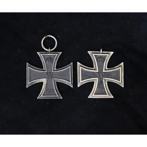 414 - 2 WWI German Iron Cross Second Class medals (1 with ring but no ribbons) (2)