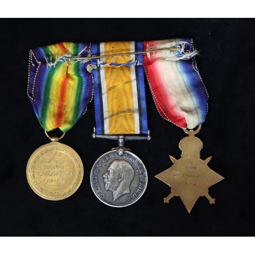 421 - A bar of 3 WWI medals, 1914-18 medal, war medal and 1914-15 Star 