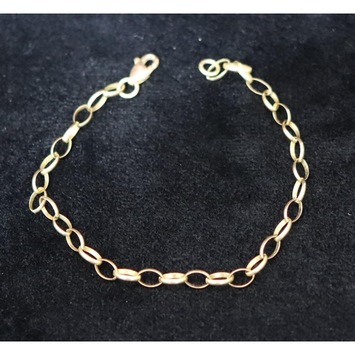 423 - A 9ct gold oval linked bracelet, 18.2cm long, 2.1 grams