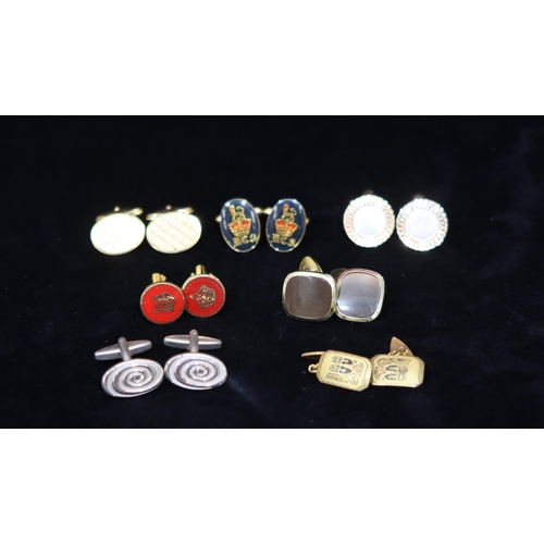 430 - 7 various pairs of gentlemen's cufflinks