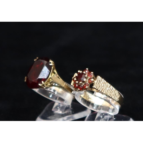 443 - A 9ct gold ladies' cluster ring set with red stones, Size O/P, a 9ct gold ladies' ring set with red ... 