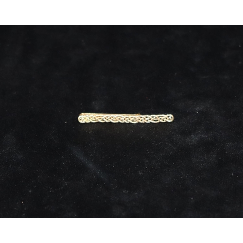 474 - A 9ct gold tie clip, 2.4 grams