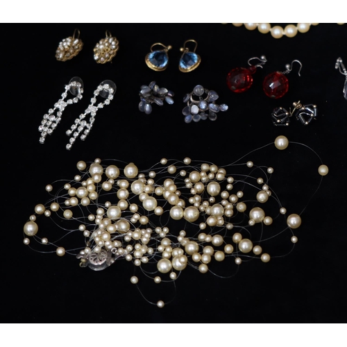 484 - A quantity of various jewellery and other earrings, a quantity of various jewellery etc.