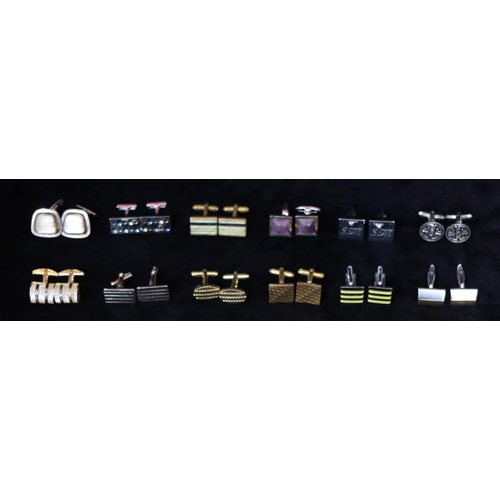 517 - A quantity of various gentlemen's cufflinks, various tie pins etc.