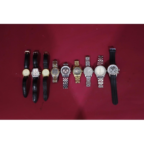 574 - Sewills Battle of Britain watch with black dial and steel bracelet (working) and 6 various gentlemen... 