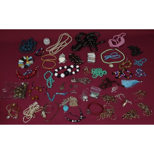 631 - A quantity of various costume bead necklaces etc, including buttons