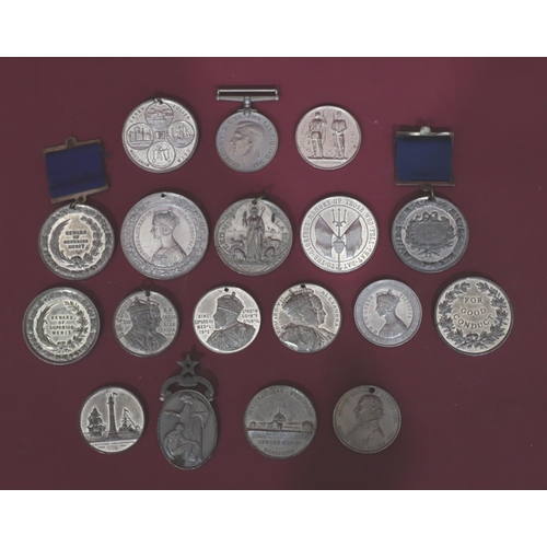 635 - A quantity of various aluminium and other medallions etc. (18)