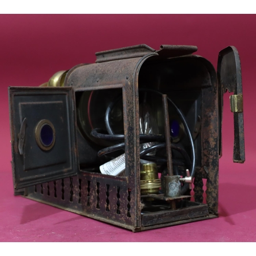 832 - Walter Tyler Helioscopic Magic Lantern, circa 1890, patent number 259 (boxed)