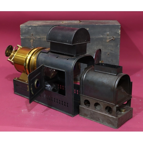 833 - Walter Tyler Helioscopic Magic Lantern, circa 1890, patent number 259, 42cm long (boxed), chimney od... 