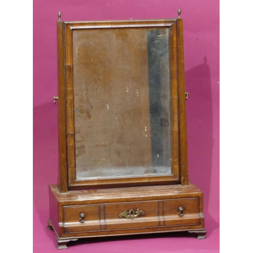 929 - A George III mahogany swing box toilet mirror with 1 long drawer on ogee feet, 38cm wide, 55.5cm hig... 