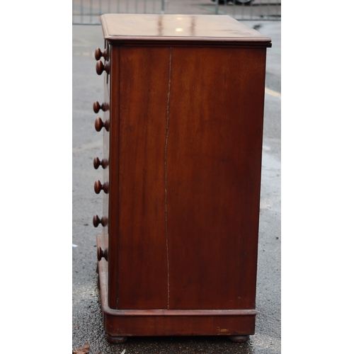 1001 - A Victorian mahogany straight front chest of drawers with 2 short and 3 long graduated drawers with ... 