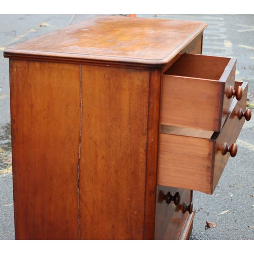 1001 - A Victorian mahogany straight front chest of drawers with 2 short and 3 long graduated drawers with ... 