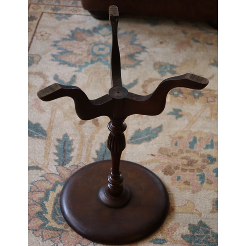 1043 - A small mahogany low-level round table on 3 legs, 50cm high, 29.5cm diameter to top. This Lot is not... 