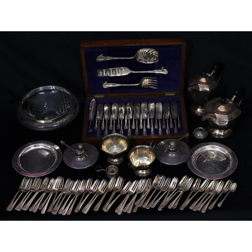 1093 - A quantity of various silver plated items including a boxed 12-setting fish service