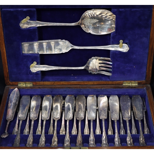 1093 - A quantity of various silver plated items including a boxed 12-setting fish service