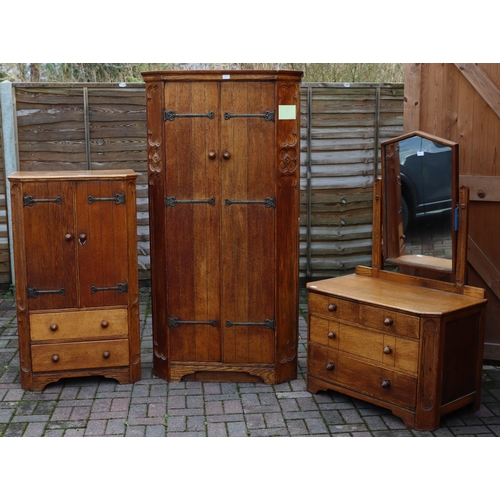 1109 - A carved oak 3-piece bedroom suit, wardrobe 92cm wide, 50cm deep, 179cm high, a smaller cupboard, 71... 