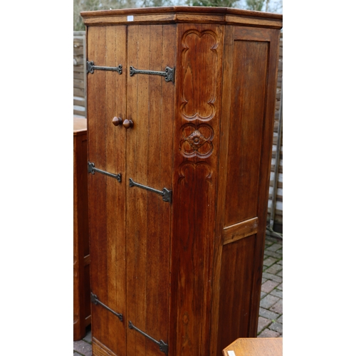 1109 - A carved oak 3-piece bedroom suit, wardrobe 92cm wide, 50cm deep, 179cm high, a smaller cupboard, 71... 