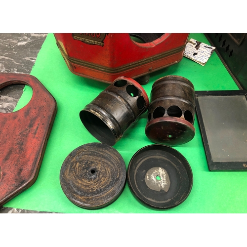 1133 - H.C White & Co Radio Junior post card projector and  parts of 2 magic lanterns etc.