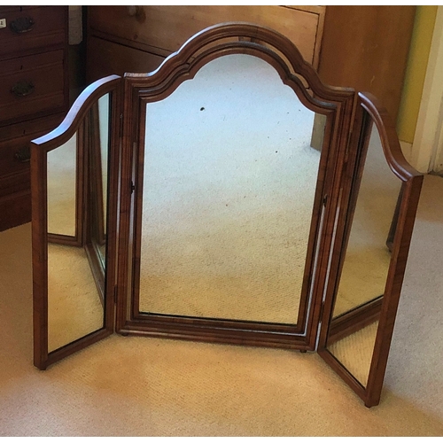 1158 - A 3-sectioned dressing table mirror with central swivel mirror, 94cm wide fully extended, 74.3cm hig... 