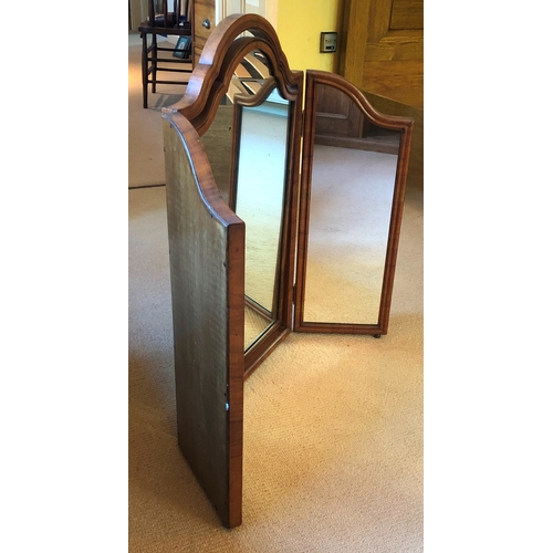 1158 - A 3-sectioned dressing table mirror with central swivel mirror, 94cm wide fully extended, 74.3cm hig... 