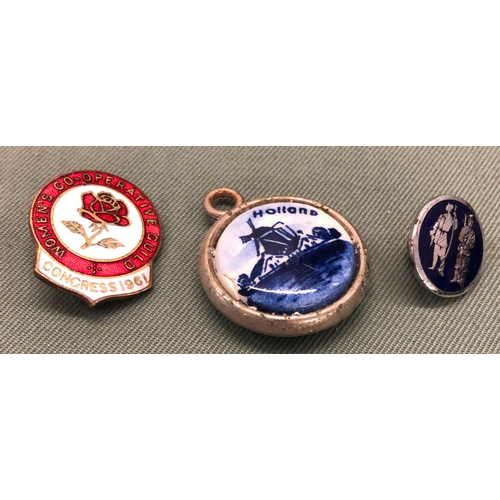 1216 - A miniature blue and gilt edged Limoges tea service, a Mason's Ironstone Christmas thimble, various ... 