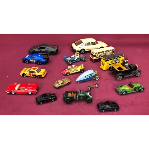 1244 - A mixed quantity of toy cars etc.