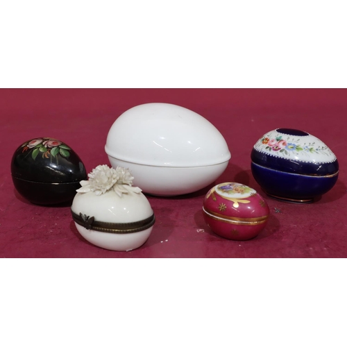 116 - 2 miniature Russian china painted eggs with cord and 9 various other Russian and Continental china e... 