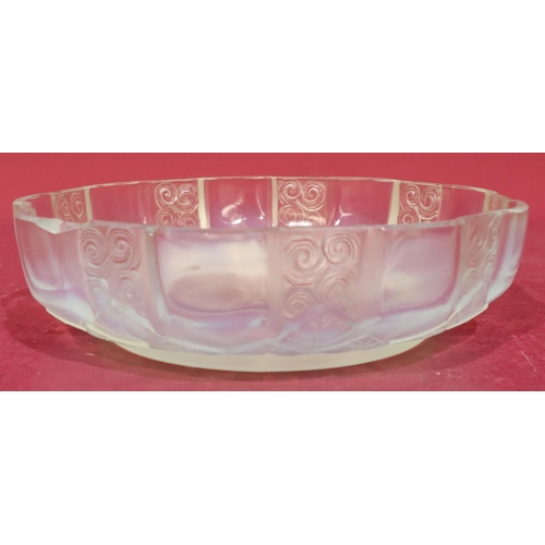 152 - Andre Hunebelle frosted glass round scallop shaped fruit bowl with scroll decoration, 26cm diameter,... 