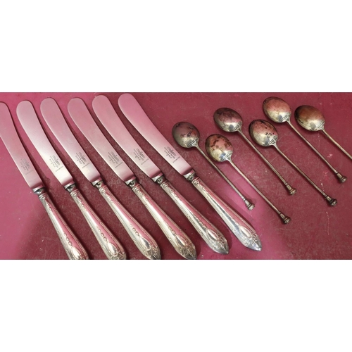 370 - A set of 6 Birmingham silver coffee spoons in fitted black leather case and 6 butter knives (cased) ... 