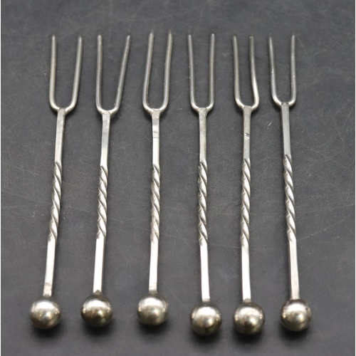 380 - A set of 6 800 silver coloured metal cocktail forks with twist stems, 0.7 oz (6)