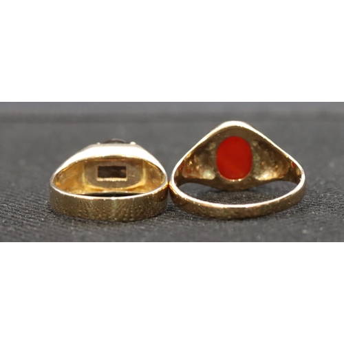 460 - A 9ct gold smoky quartz ring, Size J/K and a 9ct gold ring set with red stone, Size P/Q, overall wei... 