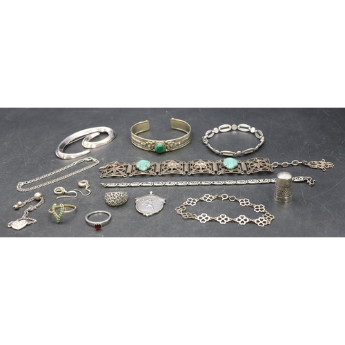 557 - An Eastern silver panelled bracelet, a silver brooch and a small quantity of various silver and othe... 