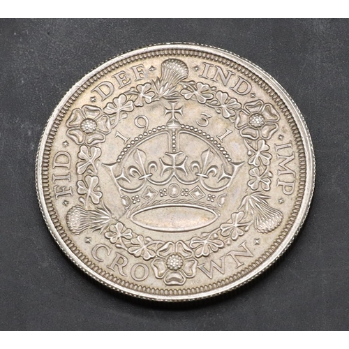 595 - A George V silver wreath crown, 1931.