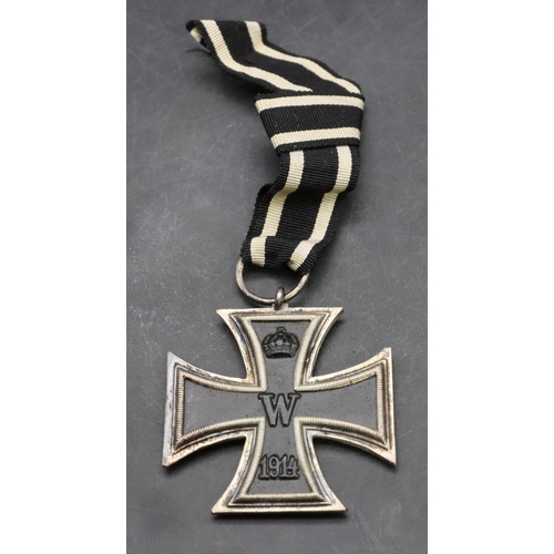 598 - A 1914 2nd class Iron Cross with ribbon.