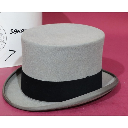 610 - Lock & Co., London grey silk top hat, inner measurements 20.5cm x 17cm, boxed