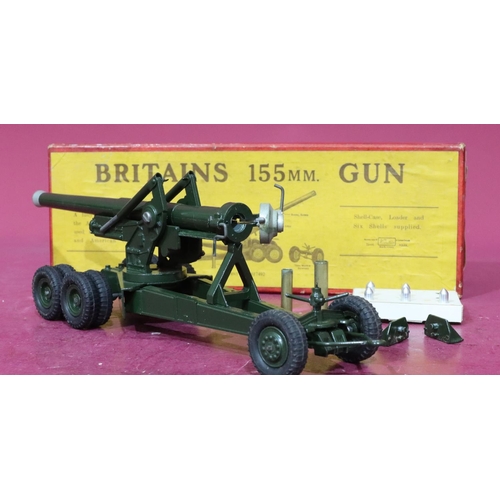 794 - A Britains 155 MM gun NA2064 with 5 shells and shell case (boxed)